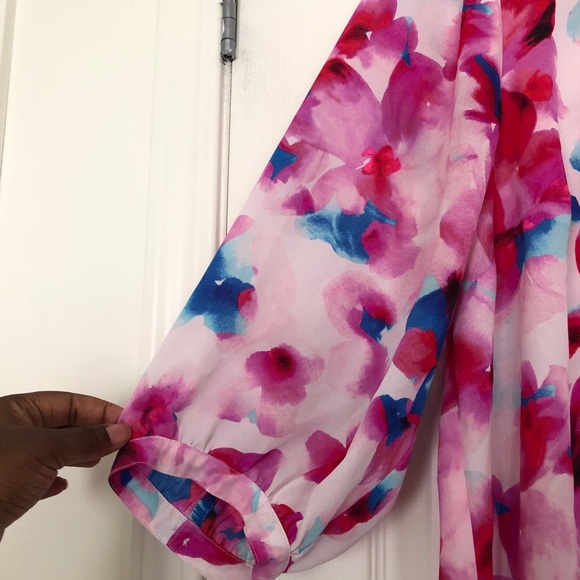 Floral top - Picture 2 of 5